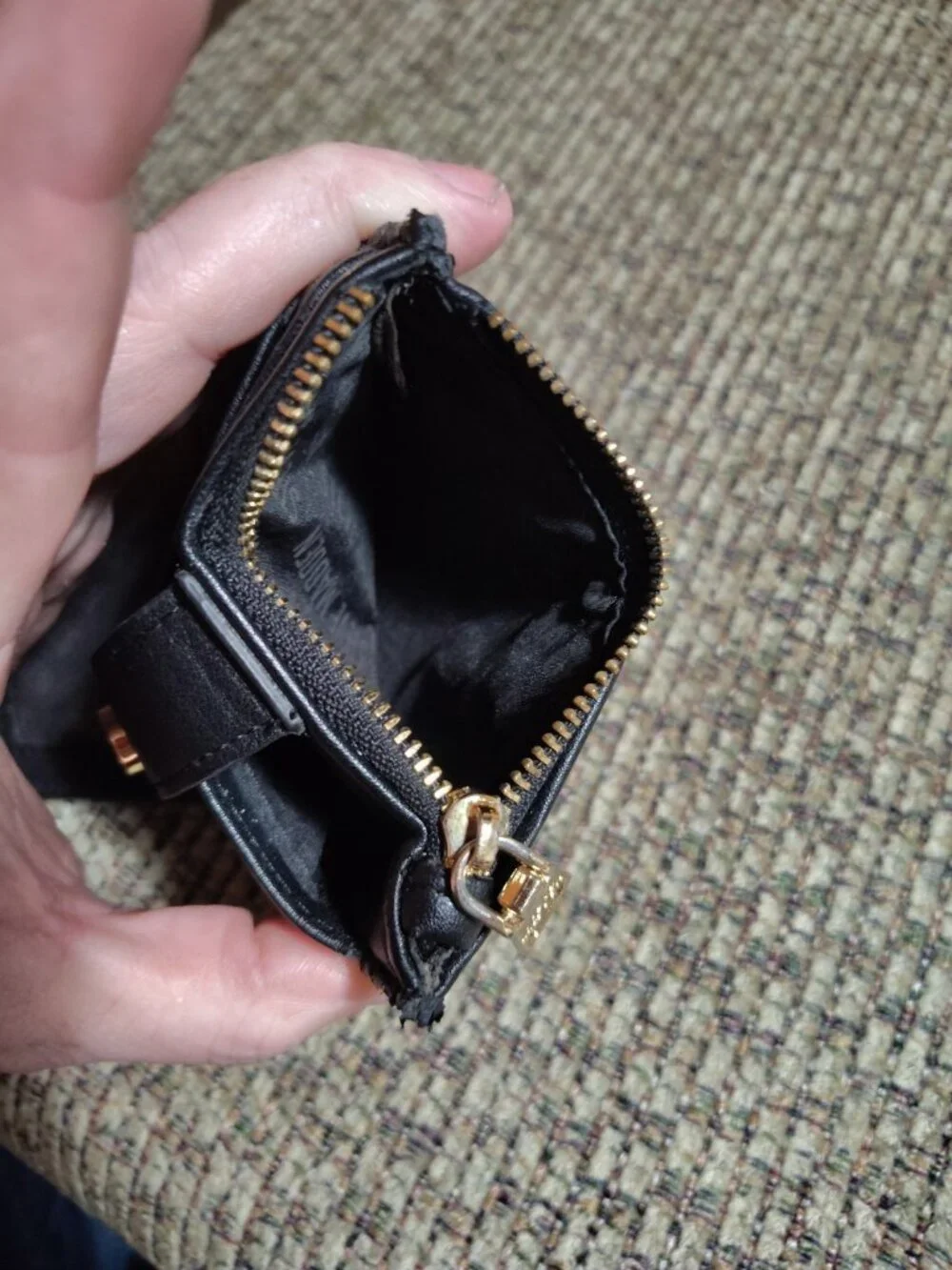 Steve Madden Coin Wallet Black Gold Tone Zipper